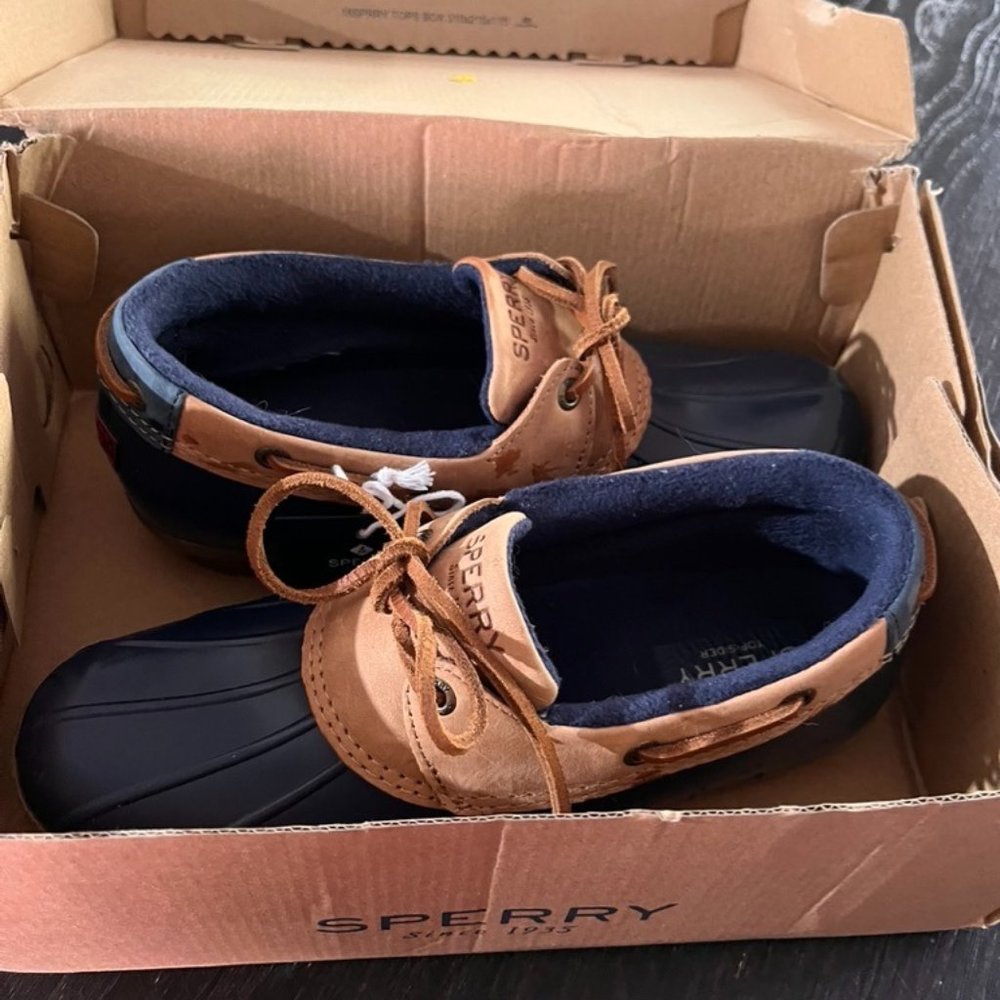 Brand-New Sperry Women's Saltwater 1-Eye Rain Boots; Size 8